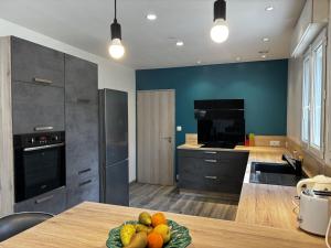 Maisons de vacances Maison spacieuse pres de la foret avec 3 ch. et WIFI - Nostang - FR-1-397-84 : photos des chambres