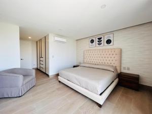 Elegante depa vista al malecón y mar by G P S rentas