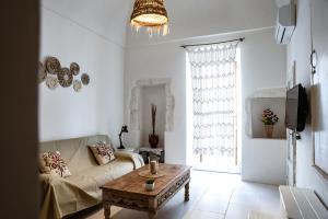 CASA TUA - Charming 2 BR apartment in town!