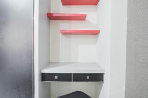 Comfortable Studio Room at Kebagusan City By Travelio