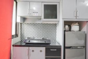 Comfortable Studio Room at Kebagusan City By Travelio