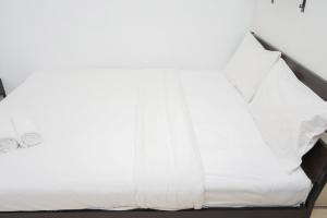 Nice and Spacious Studio at Serpong Greenview Apartment By Travelio