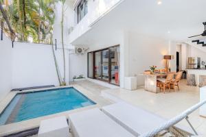 2BR Villa Central Seminyak,50 m walk to the beach