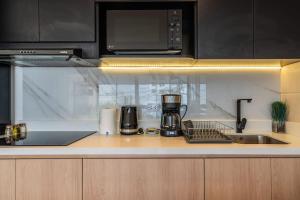 Vince City 1BR by Geko