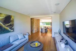 Villa Bronte Blanchfield