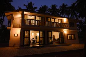 Palm Gardens Beach View Villa