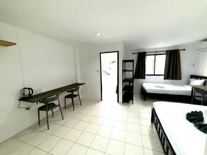 Patong Canal Villa 206