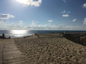 Appartement de charme avec grande terrasse - proche plage