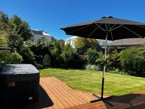 3 Bedroom Home in Peaceful Setting - Diamond Harbour