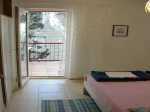 Apartments Boguvila - Two-Bedroom Economy Apartment with Terrace A5 - ST