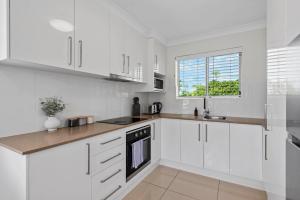 Quiet 3BRM Apt near Gabba with Free Parking & WiFi