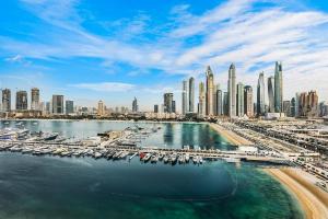 Sea View 2BR Near Beach Marina Walk & Dining Spots