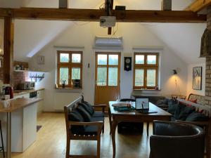 Dworek Świdwie, Górny Apartament & Harcówka