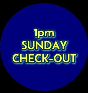 City Centre Most Central Location in Thurland Street - New York Style 2 Double Bedrooms and 2 Bathrooms Apartment with 6 Proper Beds and Kitchen - by the Xmas Market and Nightlife - Parking for Cars and Vans from Five Pounds a Day - Sunday 1pm Check-