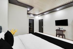 Super Collection O Nirman Vihar