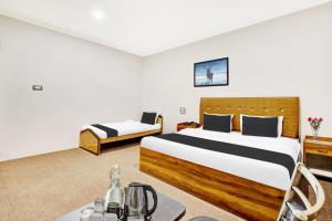 Collection O Dal Lake