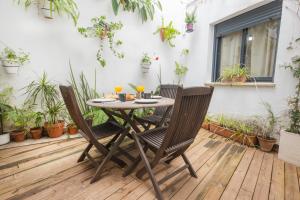 Las Columnas de Hércules - Great location!