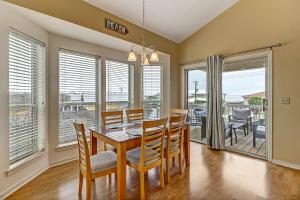 Oceanview Home w balcony