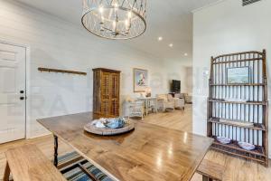 2505B W, 5th St condo