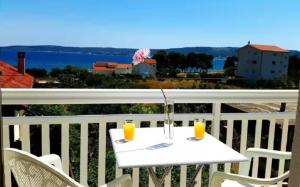 2min walk to the beach , Large SeaView terraces 2 Apts, BBQ, parking