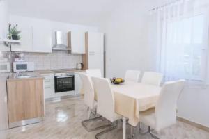 2min walk to the beach , Large SeaView terraces 2 Apts, BBQ, parking