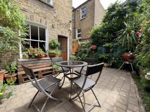 The Clapham 2Bed-Flat with Private Patio