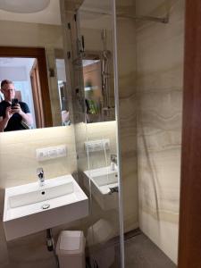 Stylish Central Apt, Palace view