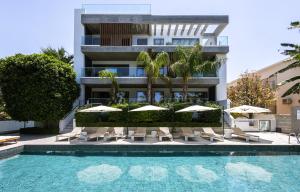 SOFIA Luxury Residence - Premium Apartments with Pool & BBQ, Rooftop Terrace, 5 Min to Sea