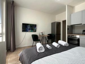 New cozy studio, AC & Balcony