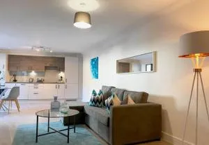 Modern & Stylish 2 Bedroom 2 Bath Apartments in Rochester - Strood