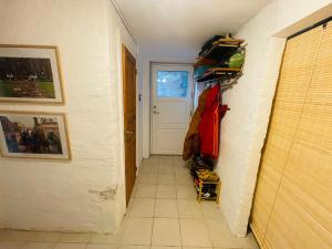 Charmerende kælderlejlighed i villa