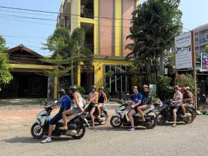 Neakru Guesthouse and Restaurant