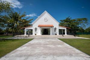 Dusit Thani Lubi Plantation Resort