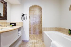 Hotels Hotel La Villa Sainte Valerie Adults Only : photos des chambres