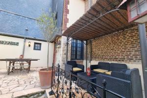 La Terrasse de Sacha House with Terrace & Fireplace 4 Guests