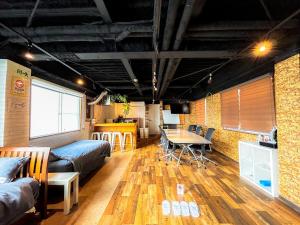 U House 4F ユーハウス 4F