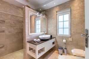 Villa Irene Royale - Pool - Sea View - Free Cruise