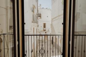 Palazzo Pezzolla by MONHOLIDAY