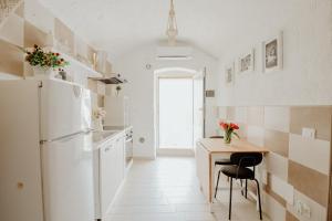 Palazzo Pezzolla by MONHOLIDAY