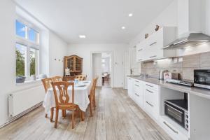 VILA GALA ubytování apartmány v secesní vile soukromé PARKOVÁNÍ u domu ZDARMA