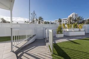 Lightbooking Alemania piscina privada Playa del Ingles