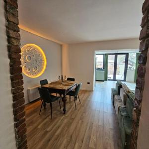 Niabi 3BDR Villa with pool