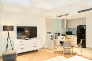 Home by La Sinfonía Tông Đản