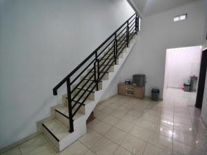 Pet Friendly - KenVan Homestay Cirebon