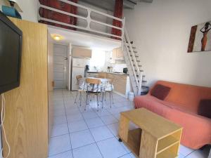 002 CAP DAGDE Villa mitoyenne 3 pièces mezzanine 6 à 7 pers avec parking