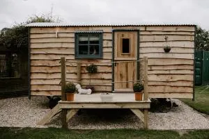 Wild Acorns Retreat - Hubberts Bridge