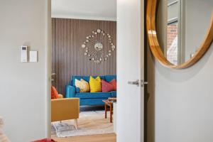 Happy Stays Classic Mid-Century Modern Escape