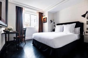 Prestige, Guest room, 1 King room in Hôtel de Berri a Luxury Collection Hotel Paris