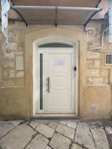 Studio Apartment with One Double Bed