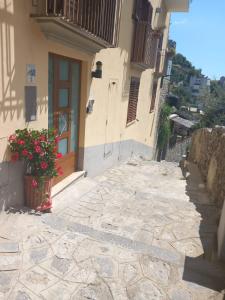 Double or Twin Room with Mountain View